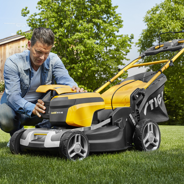 Аккумуляторная газонокосилка Stiga Combi 50 S AE самоходная | 294506008/ST1