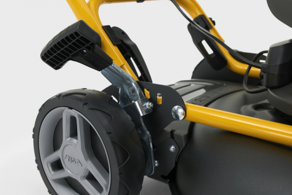 Аккумуляторная газонокосилка Stiga Multiclip 747 AE KIT несамоходная | 298471078/ST1