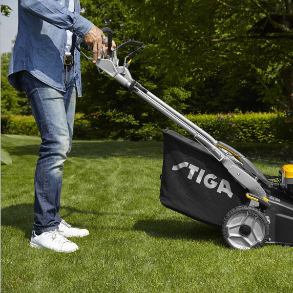 Бензиновая газонокосилка Stiga Twinclip 55 SV H самоходная | 294563038/S16