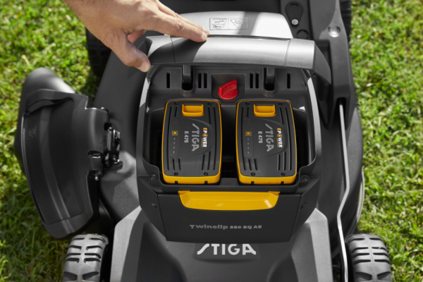 Аккумуляторная газонокосилка Stiga TWINCLIP 950 SQ AE самоходная | 294513898/ST1