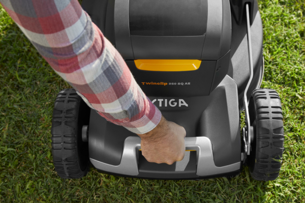 Аккумуляторная газонокосилка Stiga TWINCLIP 950 SQ AE самоходная | 294513898/ST1